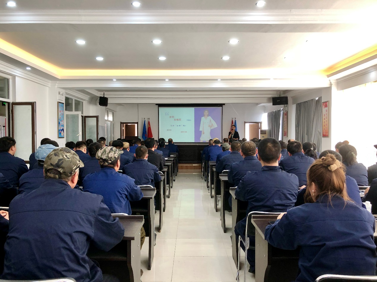 提升企業(yè)軟實力，鑫豐集團系列培訓從商務接待與職場禮儀開篇