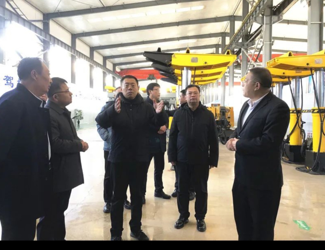 鐵嶺市副市長(zhǎng)李鐵剛到鑫豐集團(tuán)調(diào)研
